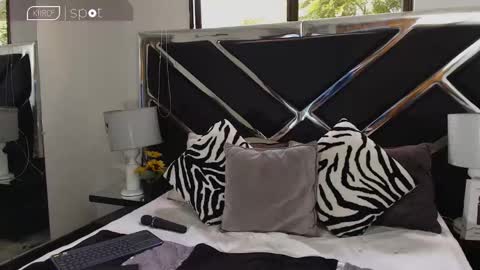 Alek online show from October 22, 2025, 5:34 pm