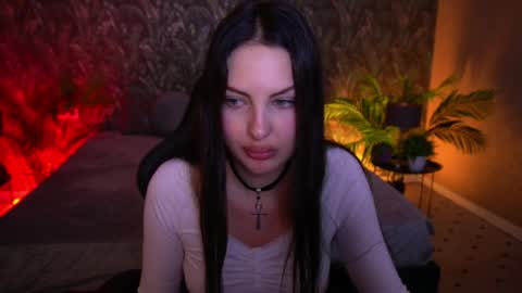 aleksaloree online show from June 8, 2026, 2:56 am