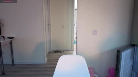 ALENA  INDEPENDENT MODEL online show from March 21, 2026, 4:50 am