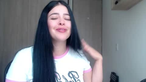 Snapshot of aleska__bell chatting on September 8, 2025, 3:00 pm Aleska online show from September 8, 2025, 3:00 pm