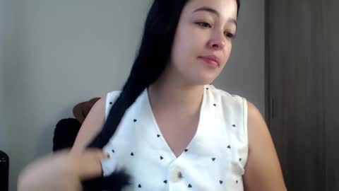 Snapshot of aleska_bell69 chatting on November 3, 2025, 1:45 pm Aleska online show from November 3, 2025, 1:45 pm