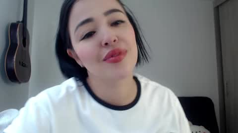 Snapshot of aleska_bell69 chatting on November 5, 2025, 3:45 pm Aleska online show from November 5, 2025, 3:45 pm