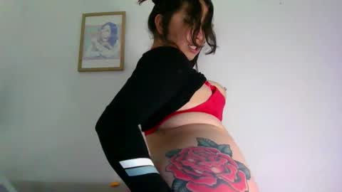 QUEEN OFF MILk  IM BACK  15 NOV online show from April 15, 2026, 6:04 pm