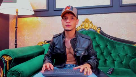 Snapshot of aless_king chatting on January 25, 2025, 11:55 am Alessandro King online show from January 25, 2025, 11:55 am