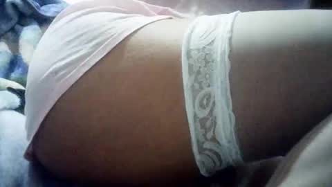 Snapshot of aless_lorraines chatting on November 15, 2025, 10:45 am aless_lorraines online show from November 15, 2025, 10:45 am