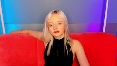 alessakiss online show from June 19, 2026, 2:05 am