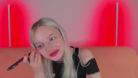 alessakiss online show from July 17, 2026, 7:04 am