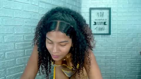 Snapshot of alessandra_ray chatting on February 20, 2025, 8:36 pm IM ALESSANDRA online show from February 20, 2025, 8:36 pm