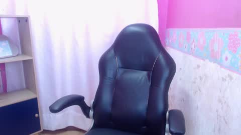 Snapshot of alessandra_ray chatting on February 20, 2025, 11:54 pm IM ALESSANDRA online show from February 20, 2025, 11:54 pm