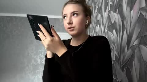 Betty online show from November 14, 2025, 10:25 am