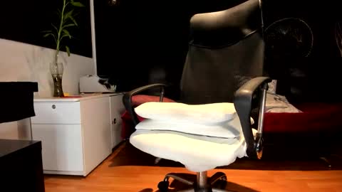 Snapshot of alessandro__wye chatting on November 4, 2025, 6:34 am ALESSANDRO WYE online show from November 4, 2025, 6:34 am