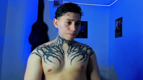 Snapshot of alessandro_wolf chatting on December 31, 2024, 9:17 pm Alessandro online show from December 31, 2024, 9:17 pm