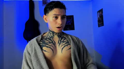 Snapshot of alessandro_wolf chatting on January 7, 2025, 12:03 am Alessandro online show from January 7, 2025, 12:03 am