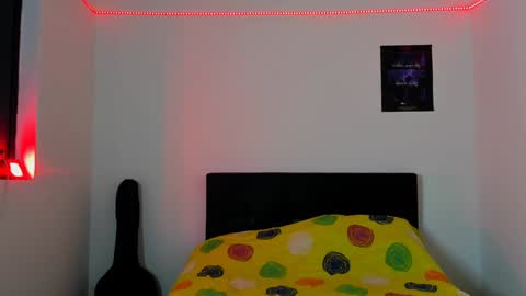 Snapshot of alessandro_wolf chatting on January 29, 2025, 3:33 am Alessandro online show from January 29, 2025, 3:33 am