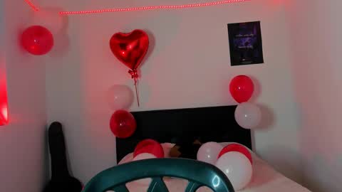 Snapshot of alessandro_wolf chatting on February 15, 2025, 12:15 am Alessandro online show from February 15, 2025, 12:15 am