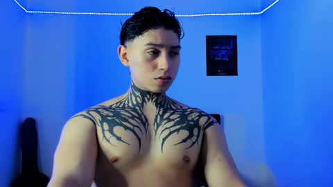 Snapshot of alessandro_wolf chatting on February 16, 2025, 12:30 am Alessandro online show from February 16, 2025, 12:30 am