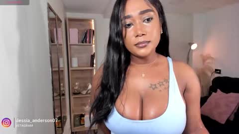 Snapshot of alessia_anderson07 chatting on November 15, 2025, 7:16 am Yy online show from November 15, 2025, 7:16 am