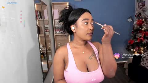 Snapshot of alessia_anderson07 chatting on December 3, 2025, 1:13 am Yy online show from December 3, 2025, 1:13 am