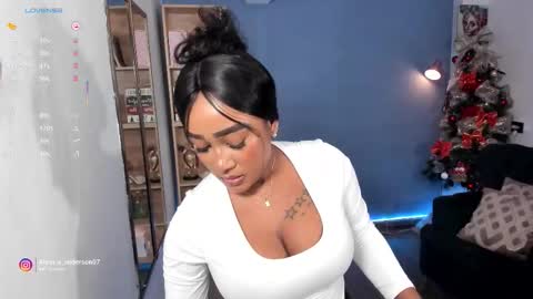 Snapshot of alessia_anderson07 chatting on December 4, 2025, 4:11 am Yy online show from December 4, 2025, 4:11 am