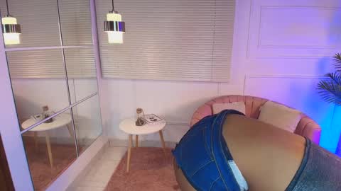 Alejandra  online show from October 10, 2025, 12:37 pm