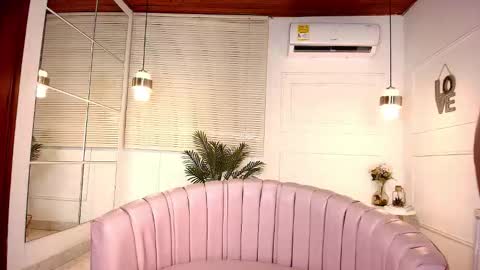 Alejandra  online show from January 6, 2026, 12:31 pm