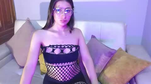 Snapshot of alessia_moore chatting on September 12, 2025, 2:06 pm Alessia online show from September 12, 2025, 2:06 pm