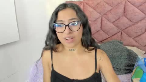 Alessia  online show from May 27, 2026, 1:35 am