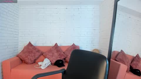 Alessia  Everyday From 0530 to 1430 Col Time online show from October 27, 2025, 12:42 pm