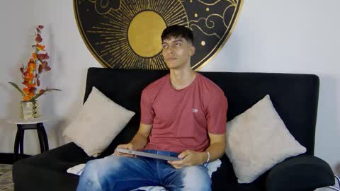 Alessio online show from November 15, 2025, 1:07 pm