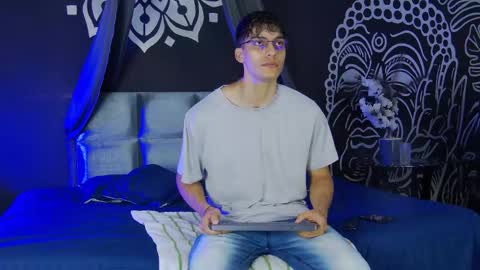 Alessio online show from December 17, 2025, 12:11 pm