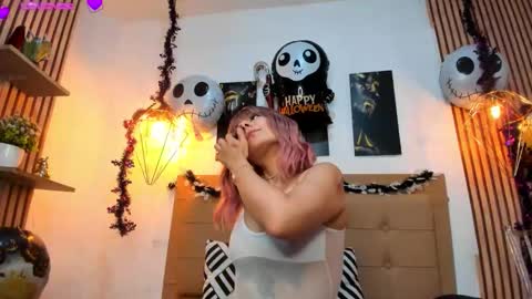 Aleszia online show from October 18, 2025, 7:25 pm