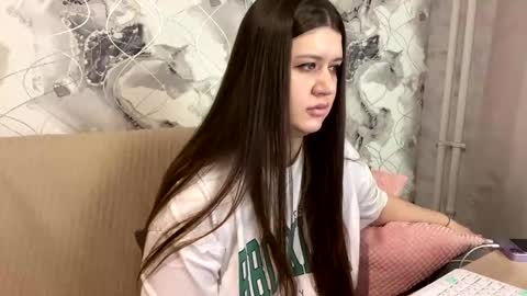 Aletta Oushen online show from February 17, 2025, 11:44 am