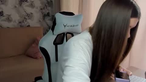 Aletta Oushen online show from September 20, 2025, 10:27 am