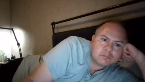 aleveg__101 online show from June 16, 2026, 2:14 am