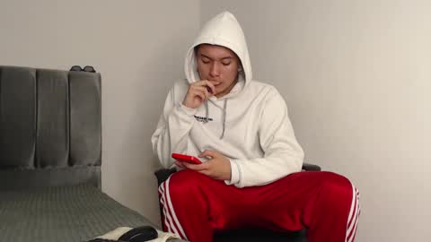 Owen online show from December 18, 2024, 5:26 am