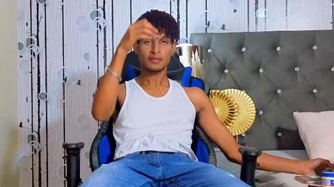 Snapshot of alex_bloom_ chatting on June 12, 2026, 7:13 pm Alexander online show from June 12, 2026, 7:13 pm