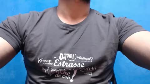 Snapshot of alex_blu chatting on October 19, 2025, 7:42 am Alex online show from October 19, 2025, 7:42 am