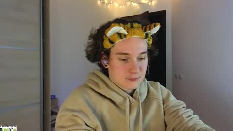 FAVORITE online show from February 22, 2025, 3:12 am