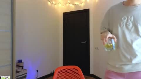 FAVORITE online show from February 25, 2025, 12:14 am