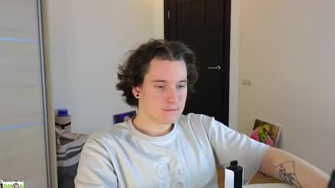 FAVORITE online show from March 12, 2025, 4:08 am