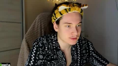 FAVORITE online show from February 6, 2026, 10:18 am