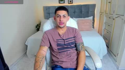 Snapshot of alex_cute77 chatting on February 24, 2025, 12:16 pm alex online show from February 24, 2025, 12:16 pm