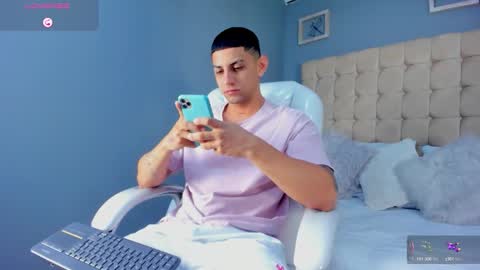Snapshot of alex_cute77 chatting on September 10, 2025, 11:54 am alex online show from September 10, 2025, 11:54 am