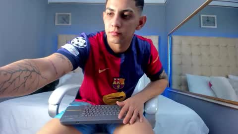 Snapshot of alex_cute77 chatting on September 16, 2025, 1:45 pm alex online show from September 16, 2025, 1:45 pm