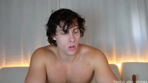 Snapshot of alex_islive chatting on February 25, 2026, 7:01 pm Alex Stone online show from February 25, 2026, 7:01 pm