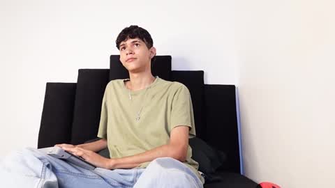 alex_mark_ online show from October 15, 2025, 2:17 pm