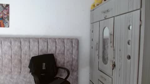 Snapshot of alex_martin47 chatting on April 5, 2026, 8:39 pm alex online show from April 5, 2026, 8:39 pm