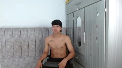 Snapshot of alex_martin47 chatting on April 8, 2026, 8:53 pm alex online show from April 8, 2026, 8:53 pm