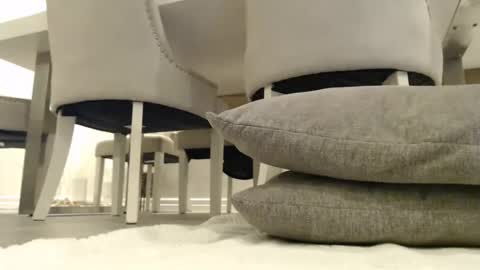 Nicha online show from December 4, 2025, 4:22 am