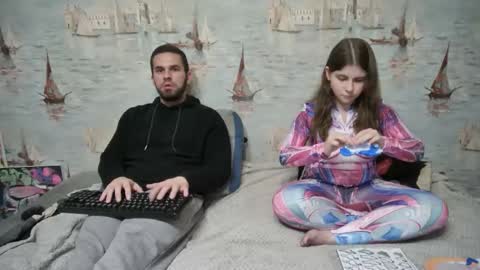 Alex and Sarah online show from October 11, 2025, 8:29 pm